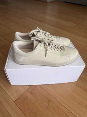 Oliver Cabell Low-Top Sneakers in Cream